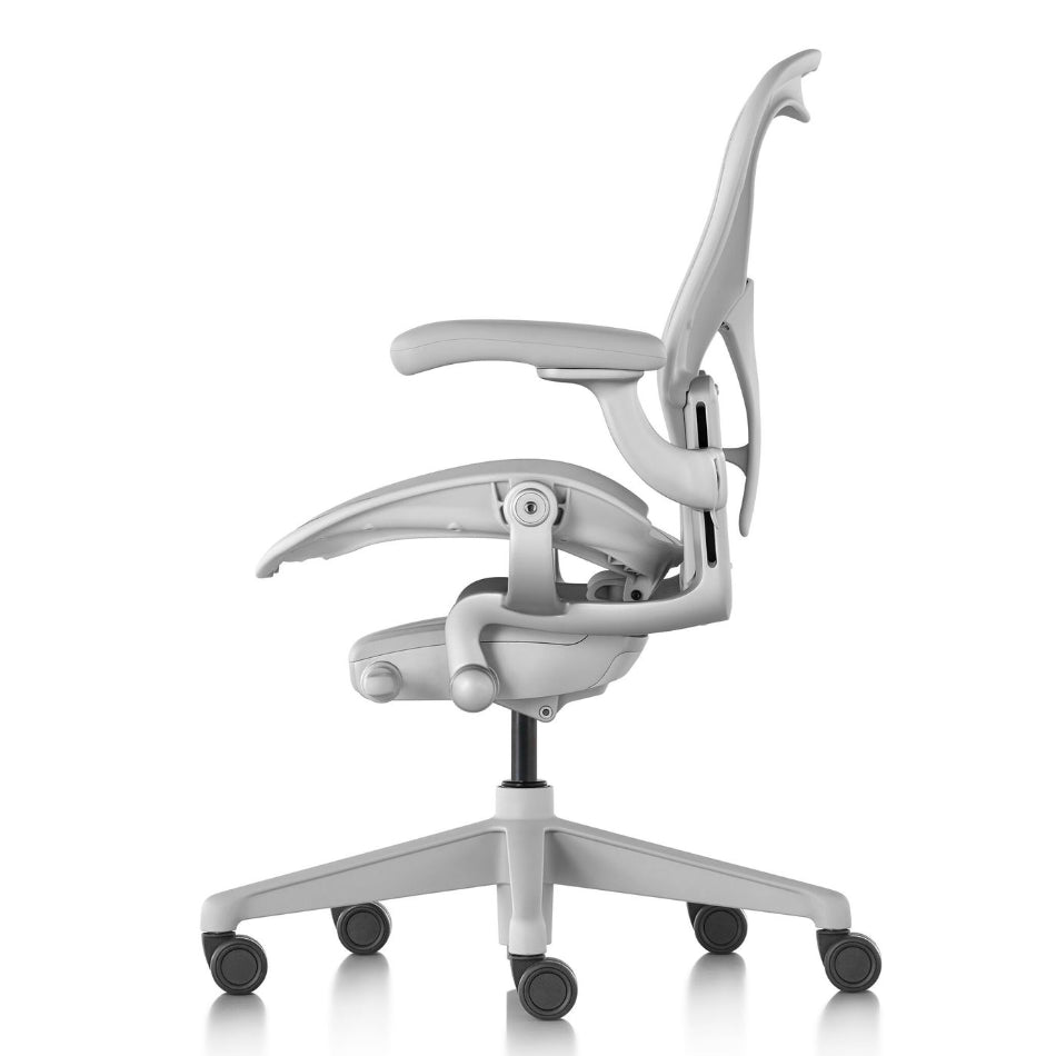 Odnowione krzesło Herman Miller Aeron Remastered Mineral