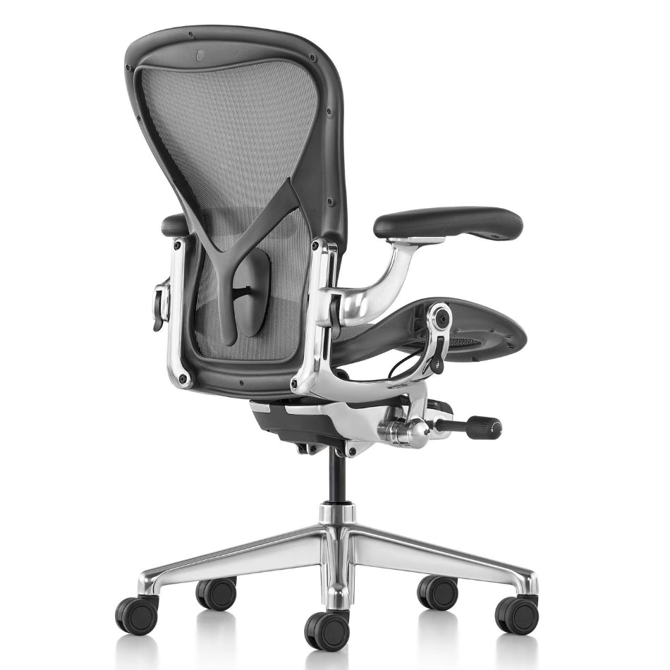 Odnowione krzesło Herman Miller Aeron Remastered z polerowanego aluminium