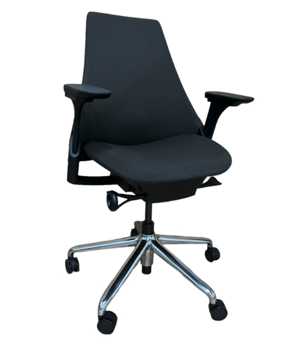 Odnowiony Herman Miller Sayl z pełnym wyposażeniem