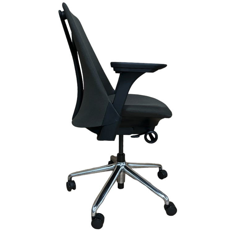 Odnowiony Herman Miller Sayl z pełnym wyposażeniem